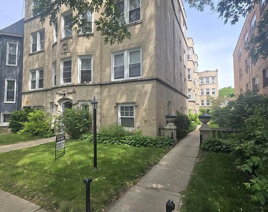 1934 W Estes Ave #2E