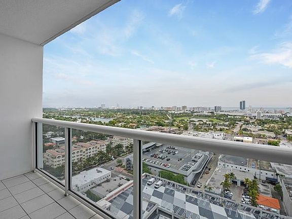2nd image of 1800 Sunset Harbour Dr #2407