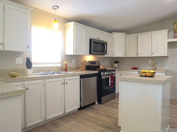 4th image of 820 COUNTY ROAD 3821