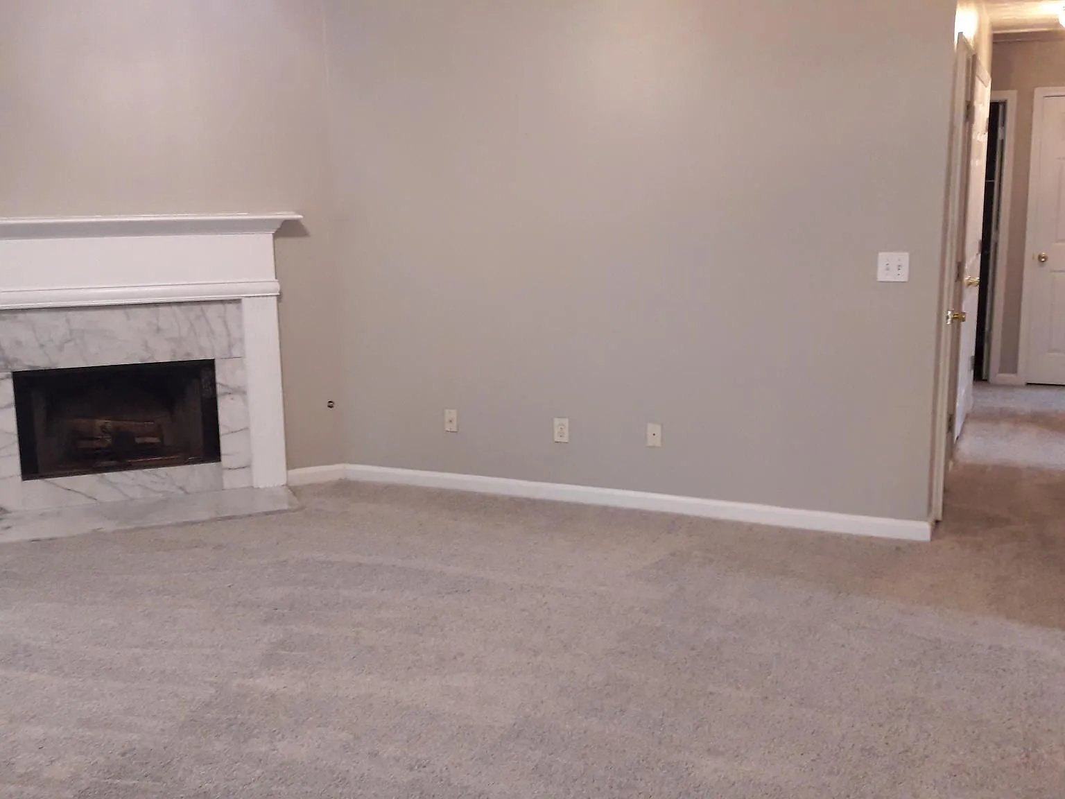 3 bed, 1918 sqft, $2,190 — Photo 3