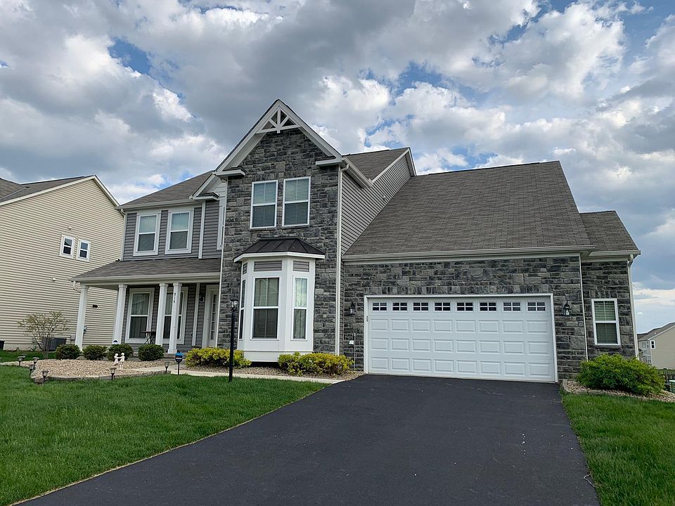 1st image of 914 Farmington Ln