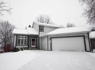 8449 Jensen Ave S, Cottage Grove, MN 55016