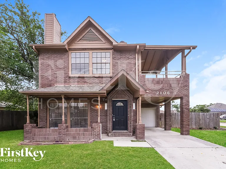 2106 Hazyknoll Ln — Photo 1