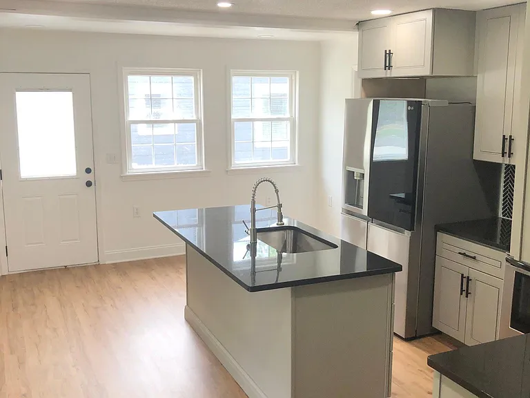 107 Crane Ave — Photo 16