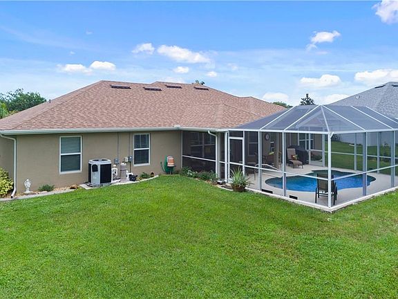 4th image of 12977 SW Pembroke Cir N