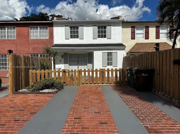 6915 W 16th Dr, Hialeah, FL 33014