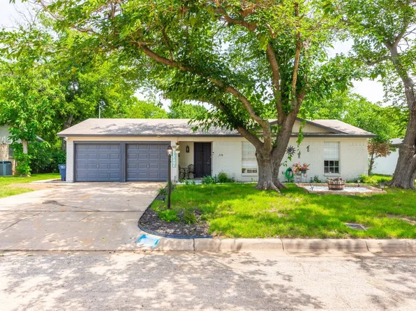 220 Berkshire Ln, Fort Worth, TX 76134
