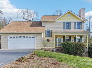 160 Sunset Ridge Dr, Etowah, NC 28729