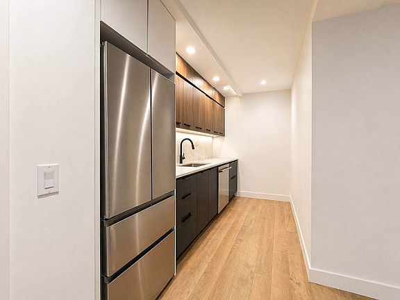 3rd image of 152 Manhattan Ave APT 3G