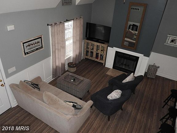 3rd image of 3706 Fairfax Cir