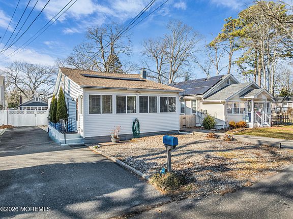 4th image of 204 Fischer Boulevard
