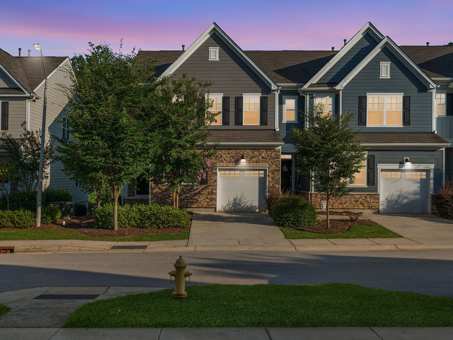 4 bed, 4.0 bath, 3086 sqft, $2,500 — Photo 2