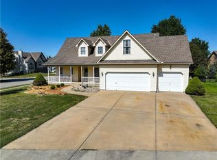 2318 W Hazelwood St, Olathe, KS 66061