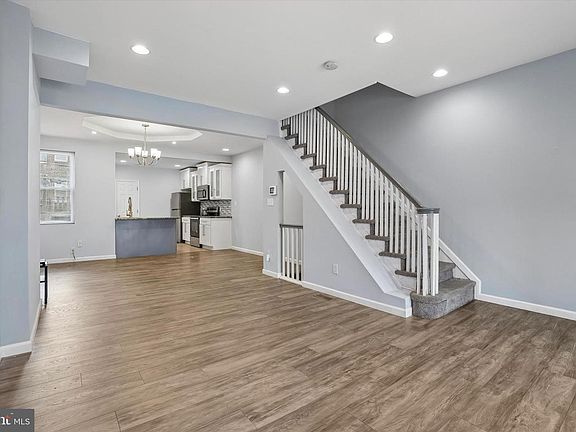 5th image of 5381 Hazelhurst St