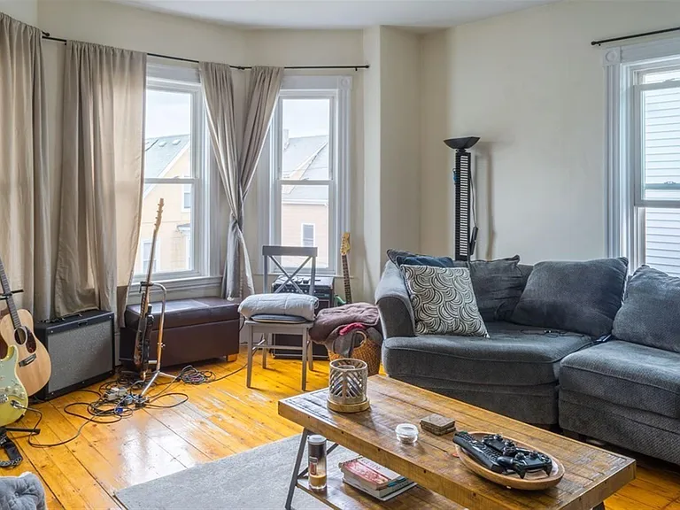 14 Stickney Ave — Photo 2