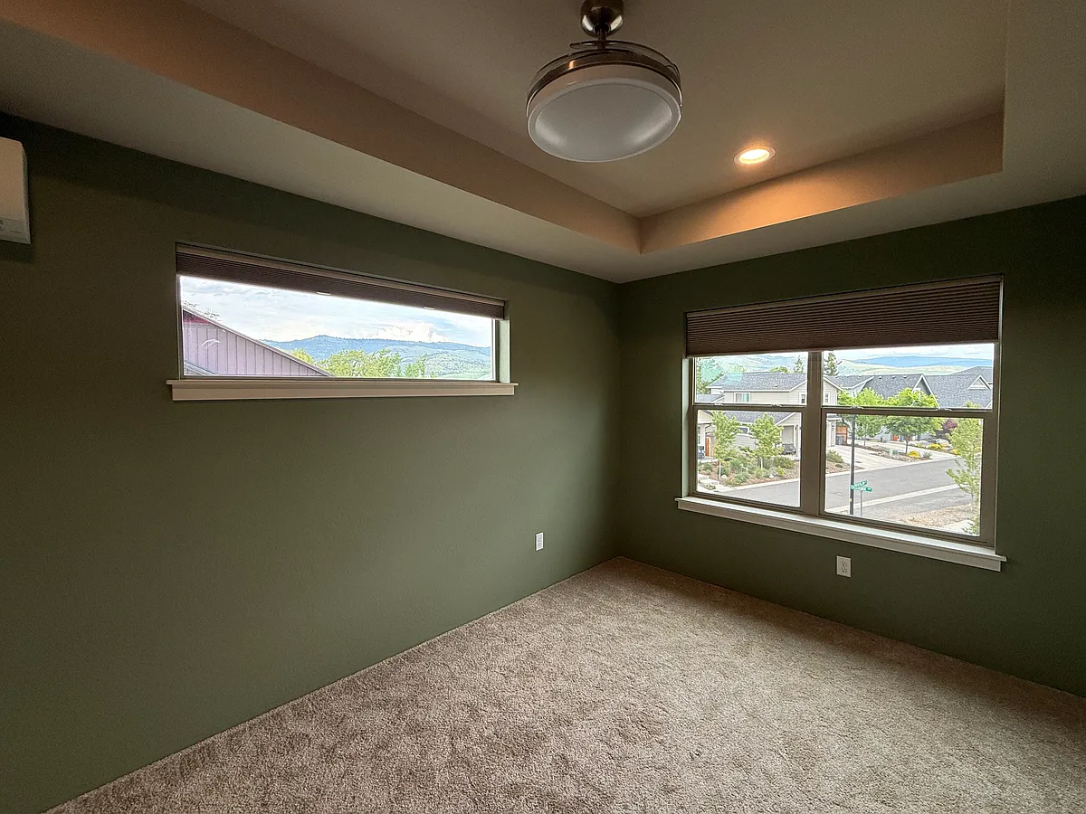 Photo 2 of 8 - 418 Creekside Way #A - Talent, OR Building Photo - 418 Creekside Way #A
