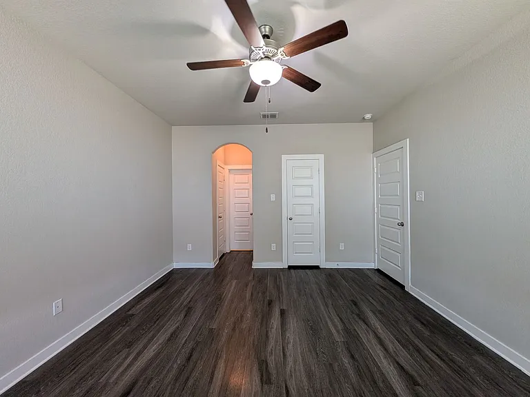 371 Creekside Curv — Photo 13
