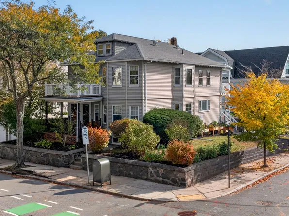 1540 Centre St #2, Roslindale, MA 02131