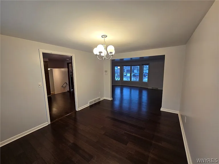 161 Foxpoint Dr W — Photo 12