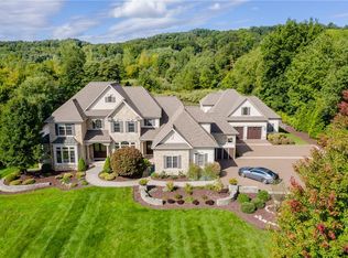 150 Goshawk Dr, Victor, NY 14564