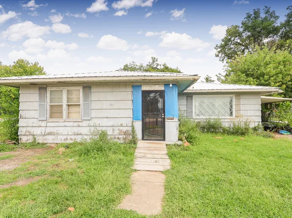 703 E Broadway St, Brunswick, MO 65236