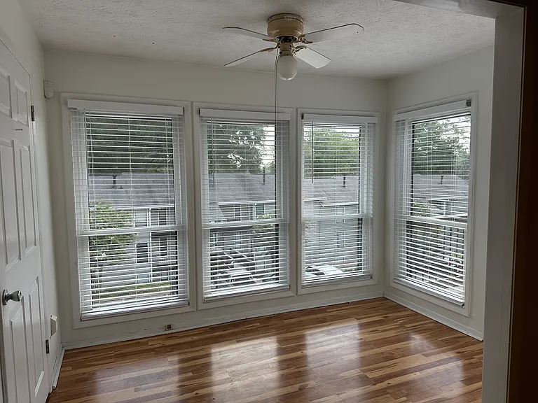306 Park Ridge Cir — Photo 8