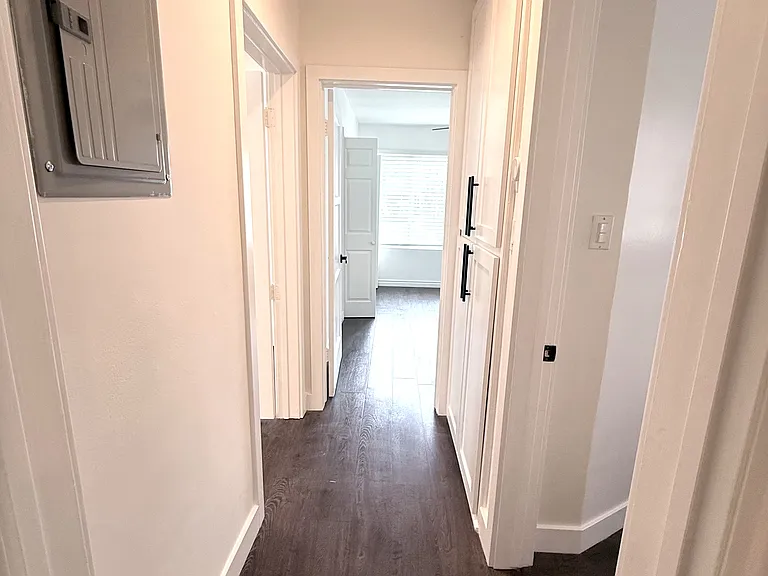 4862 Lindley Ave — Photo 19