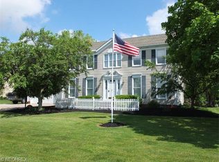 905 Southmoor Cir NE, Canton, OH 44721