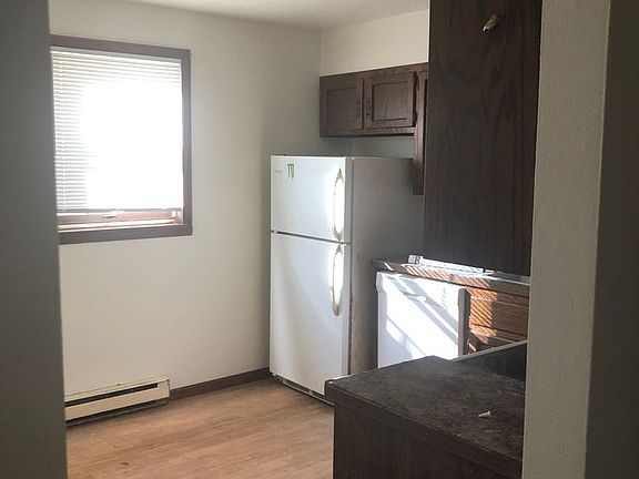 3rd image of 218 N Summit Ave APT 4