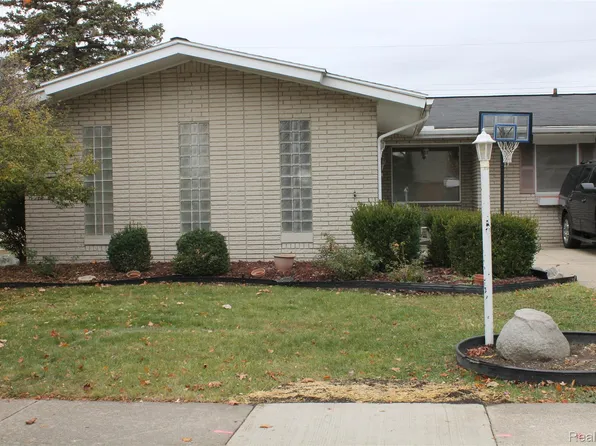 4986 Jackson St, Trenton, MI 48183