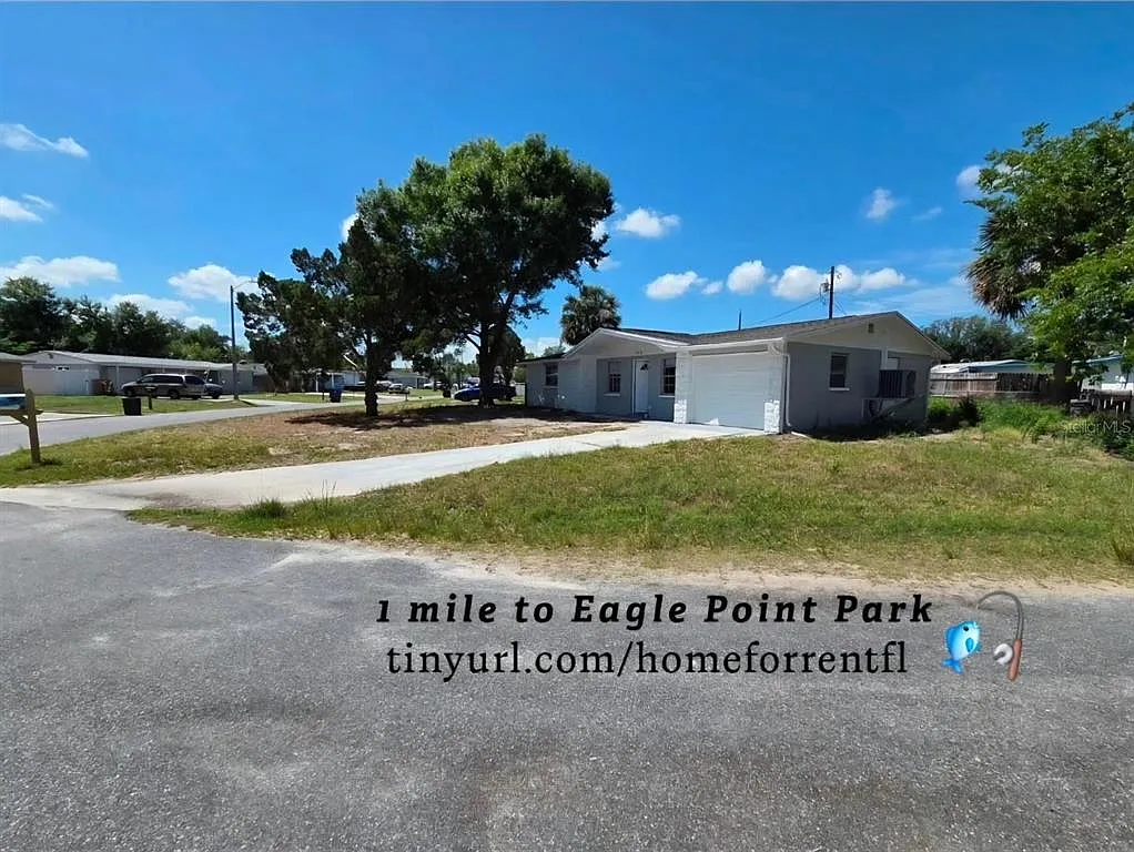 2 bed, 1.0 bath, 898 sqft, $1,600 — Photo 3