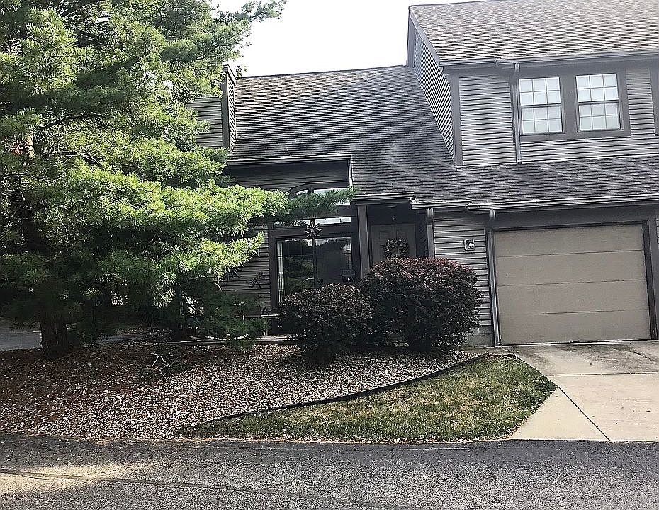 1st image of 4046 Saint Andrews Ct APT 3