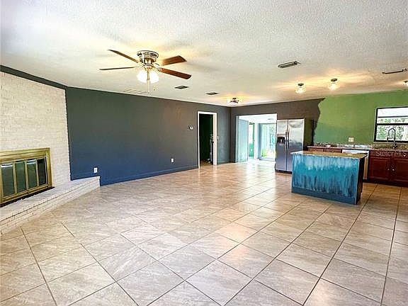 4th image of 1302 SE 18th Pl