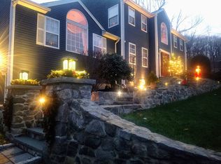 25 Larkspur Ln, Bristol, CT 06010