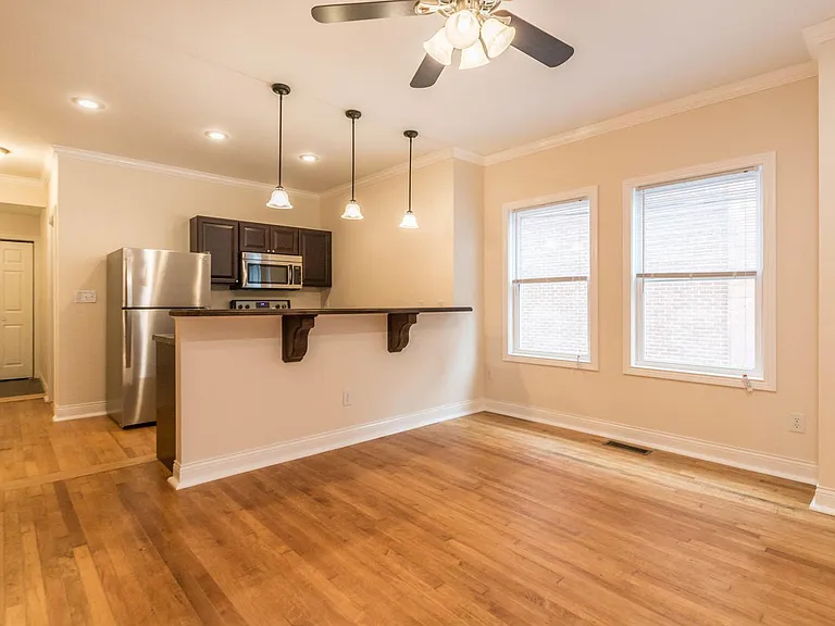211 N Madison St — Photo 8