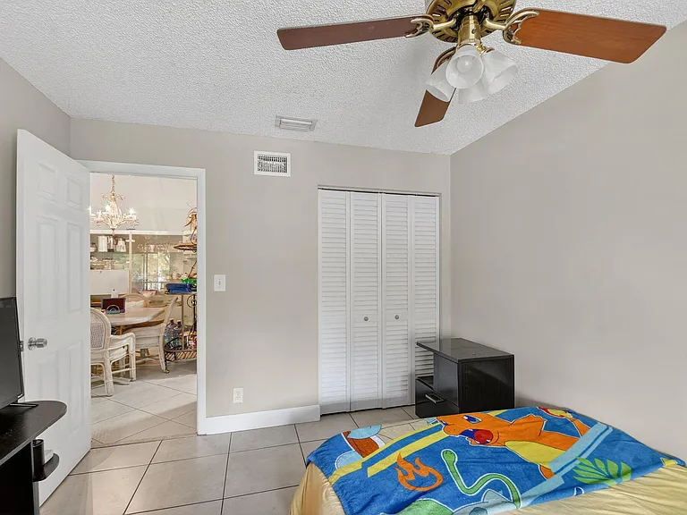 4191 S 57th Ave #G — Photo 9