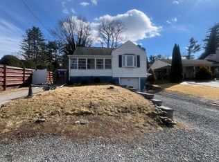 22 Luzerne Ave, Dallas, PA 18612