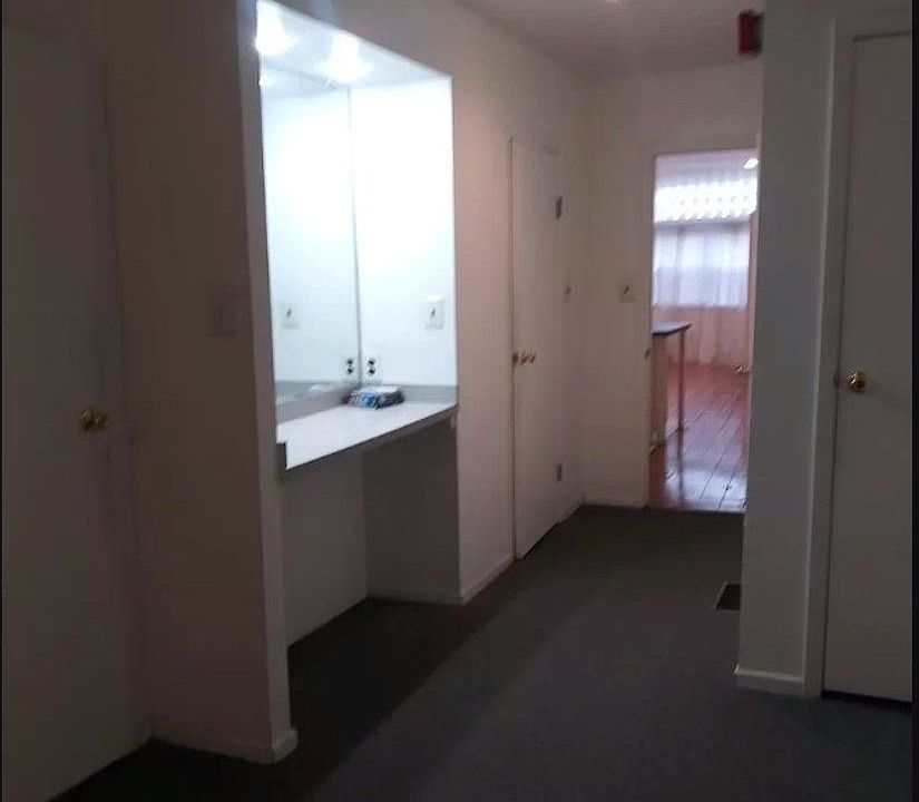 2nd image of 916 E Passyunk Ave #1