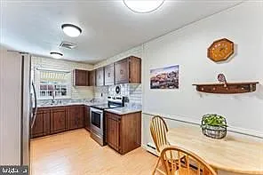 261 Oakfield Dr — Photo 8