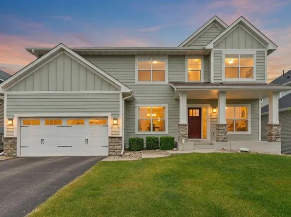 1202 Rosemary Ln, Chaska, MN 55318