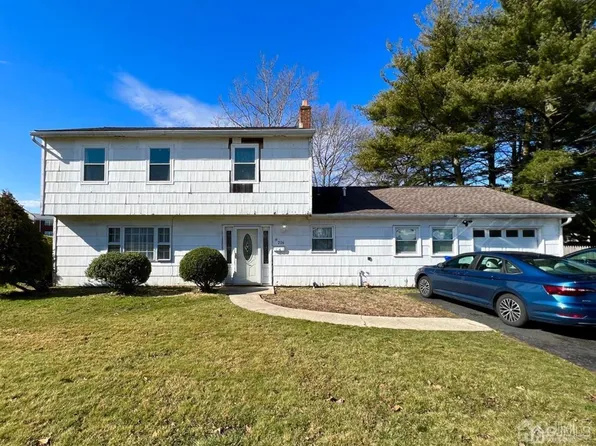 206 Ravine Dr, Matawan, NJ 07747