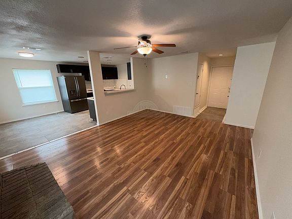 3rd image of 2808 Cactus Dr