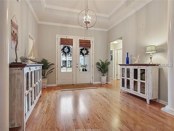 View back to the open entryway.