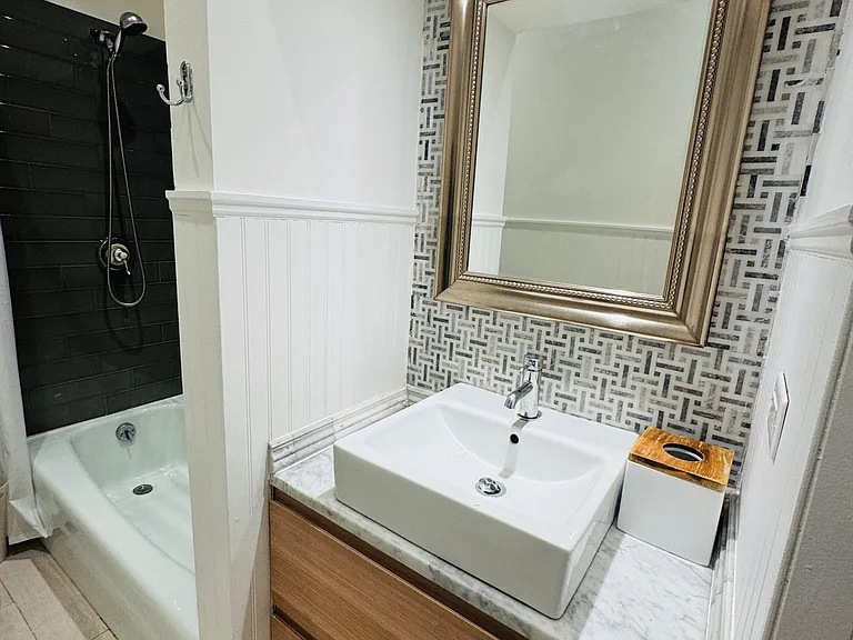 65 E 54th St #4F — Photo 6