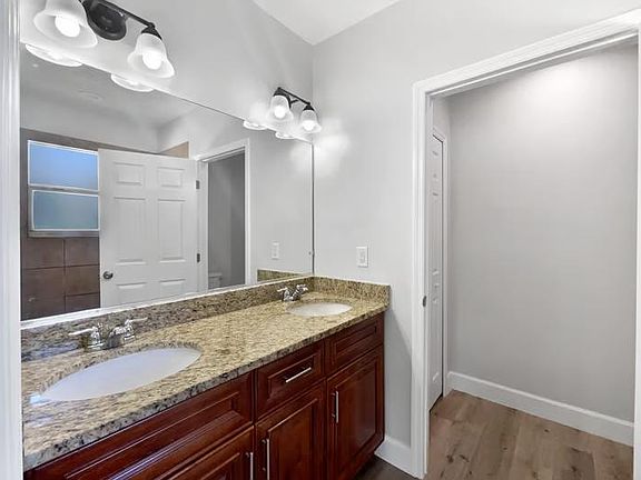 2nd image of 3784 Summer Haven Ln