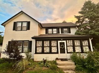 118 N Main St, North Prairie, WI 53153
