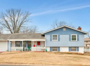 803 W Redwood Rd, Sterling, VA 20164