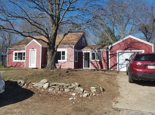 73 Pershing Ave, Seekonk, MA 02771
