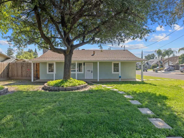 705 W Walnut Avenue, Visalia, CA 93277