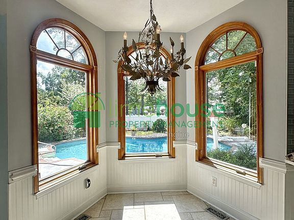 2nd image of 708 Meta Pointe Dr